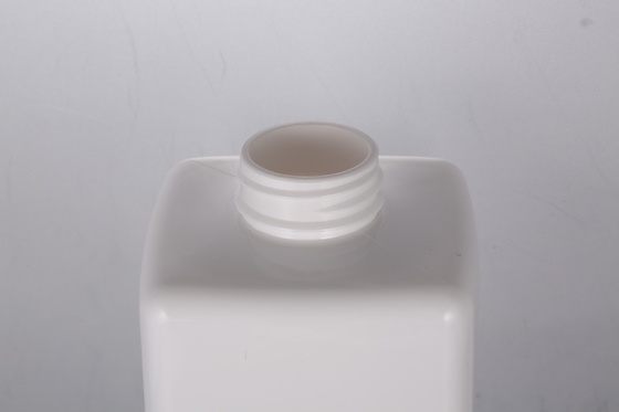 Chai xịt trong suốt 32 Oz có thể phân hủy sinh học Chất liệu PET vuông cho dầu gội đầu